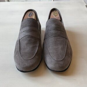 Elegant Gray Suede Loafers for Men EU 40